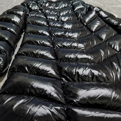 ハイクオリティダウンジャケット側面デザイン